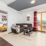 Attic With Balcony In Βίλα