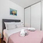Attic With Balcony In * Μεντουλίν