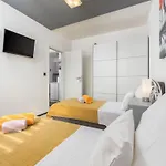 Βίλα Attic With Balcony In Μεντουλίν