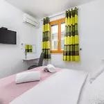 Attic With Balcony In * Μεντουλίν