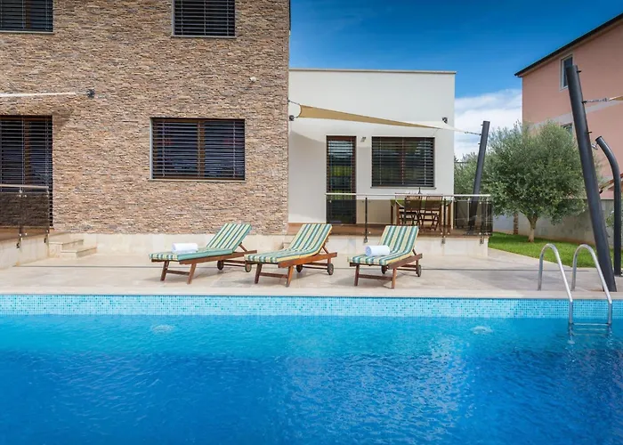 Villa Attic With Balcony In Medolino
