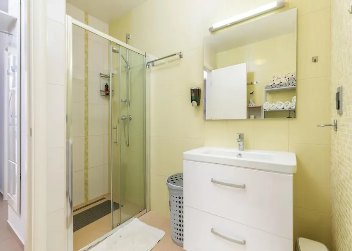 빌라 Attic With Balcony In