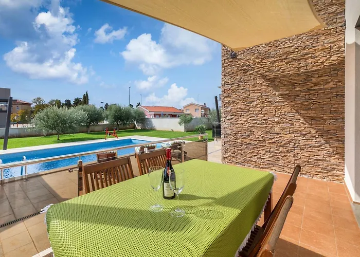 Villa Attic With Balcony In